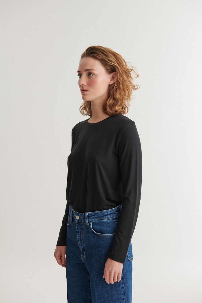 Basic Apparel Jolanda LS Tee T-shirts 001 Black